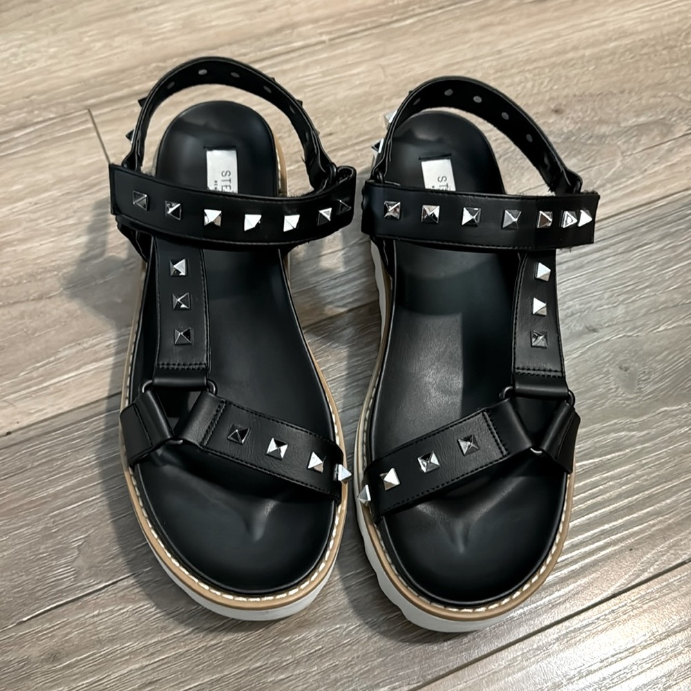 Steven By New York Cady in black